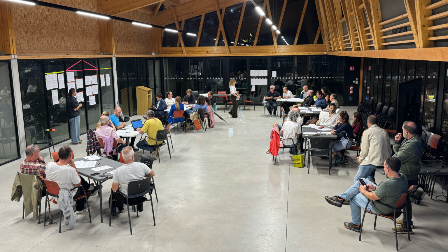 Concluye el proceso participativo para definir las necesidades de la futura remodelación del edificio de frontones de Fadura